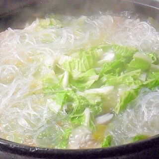 温まる～♪　肉団子の中華風春雨スープ鍋